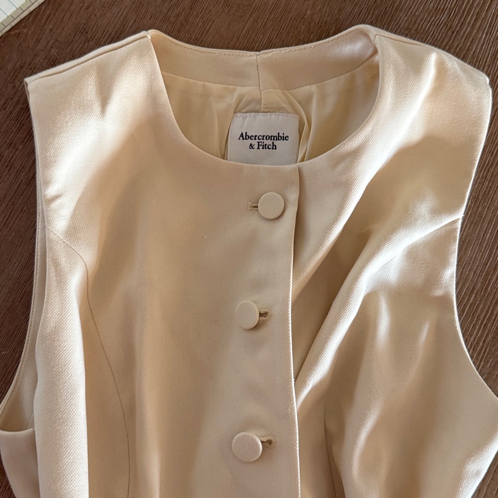 Elegant light yellow Sleeveless Dress by Abercrombie - Picture 2 of 3